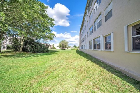 Condo in Sunrise, Florida, 2 bedrooms  № 1811708 - photo 3