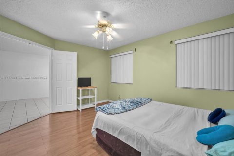 Condo in Sunrise, Florida, 2 bedrooms  № 1811708 - photo 11