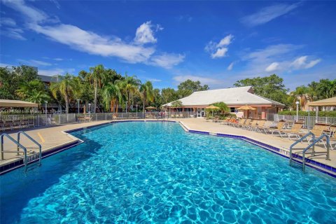 Condo in Sunrise, Florida, 2 bedrooms  № 1811708 - photo 25