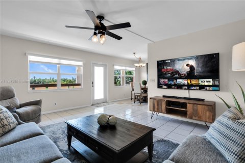 Condominio en venta en Deerfield Beach, Florida, 2 dormitorios, 91.32 m2 № 1981753 - foto 5