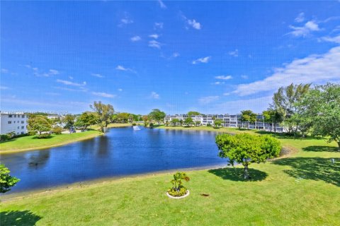 Condominio en venta en Deerfield Beach, Florida, 2 dormitorios, 91.32 m2 № 1981753 - foto 28