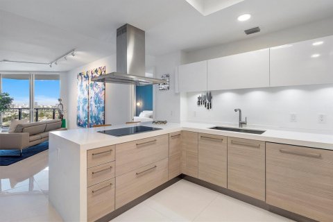 Condominio en venta en North Miami Beach, Florida, 2 dormitorios, 163.14 m2 № 1859833 - foto 8