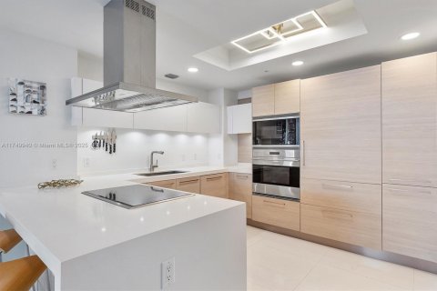 Condominio en venta en North Miami Beach, Florida, 2 dormitorios, 163.14 m2 № 1859833 - foto 9