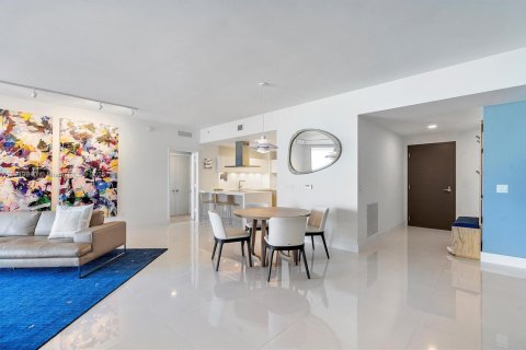 Condominio en venta en North Miami Beach, Florida, 2 dormitorios, 163.14 m2 № 1859833 - foto 4
