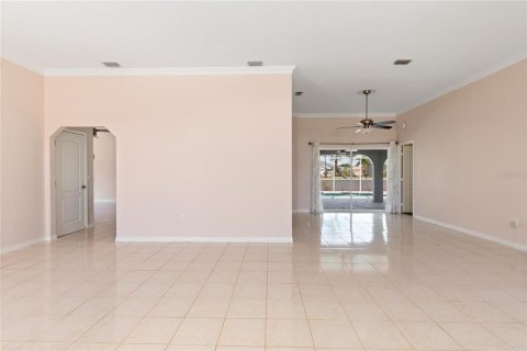 Villa ou maison à vendre à Punta Gorda, Floride: 3 chambres, 246.93 m2 № 2212760 - photo 2