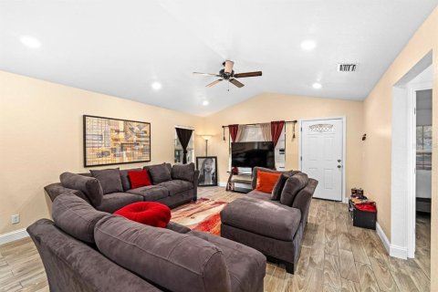 Casa en venta en Saint Petersburg, Florida, 3 dormitorios, 124.3 m2 № 2092430 - foto 10
