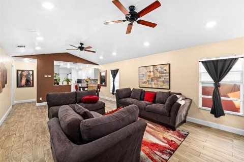 Casa en venta en Saint Petersburg, Florida, 3 dormitorios, 124.3 m2 № 2092430 - foto 8