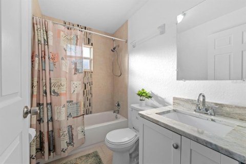 Casa en venta en Saint Petersburg, Florida, 3 dormitorios, 124.3 m2 № 2092430 - foto 13