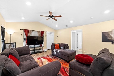 Casa en venta en Saint Petersburg, Florida, 3 dormitorios, 124.3 m2 № 2092430 - foto 9