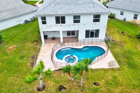 Villa ou maison à louer à Stuart, Floride: 5 chambres, 267.47 m2 № 2060799 - photo 4