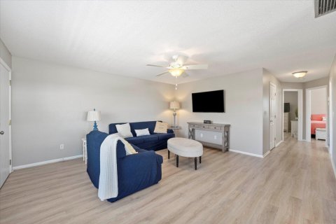 Condominio en venta en Stuart, Florida, 2 dormitorios, 92.16 m2 № 1224585 - foto 1