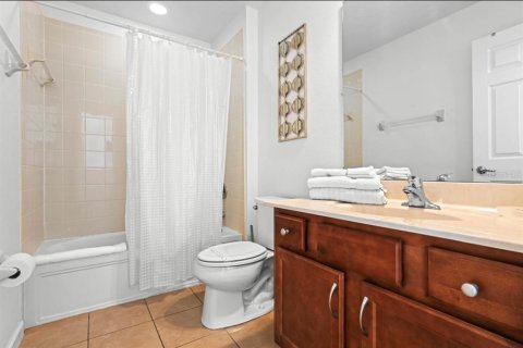 House in Davenport, Florida 6 bedrooms, 263.66 sq.m. № 1567124 - photo 25