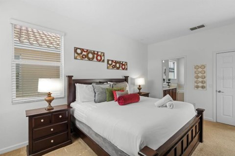 House in Davenport, Florida 6 bedrooms, 263.66 sq.m. № 1567124 - photo 30