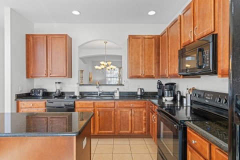 House in Davenport, Florida 6 bedrooms, 263.66 sq.m. № 1567124 - photo 14
