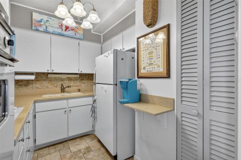 Copropriété à vendre à Clearwater, Floride: 2 chambres, 120.31 m2 № 2130730 - photo 12