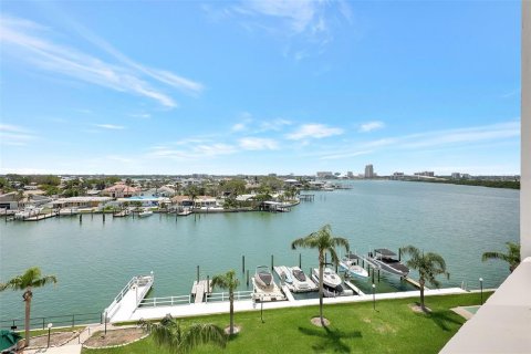 Copropriété à vendre à Clearwater, Floride: 2 chambres, 120.31 m2 № 2130730 - photo 2
