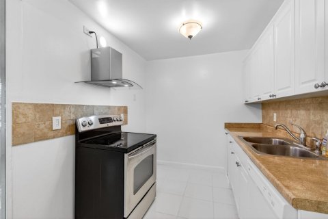 Купить кондоминиум в Бока-Ратон, Флорида 3 комнаты, 79.99м2, № 2084008 - фото 8