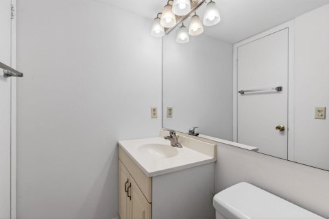Купить кондоминиум в Бока-Ратон, Флорида 3 комнаты, 79.99м2, № 2084008 - фото 15