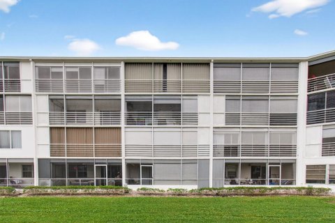 Купить кондоминиум в Бока-Ратон, Флорида 3 комнаты, 79.99м2, № 2084008 - фото 22