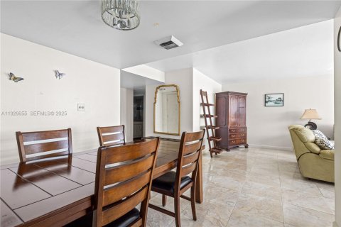 Copropriété à vendre à Aventura, Floride: 2 chambres, 145.39 m2 № 1986156 - photo 19