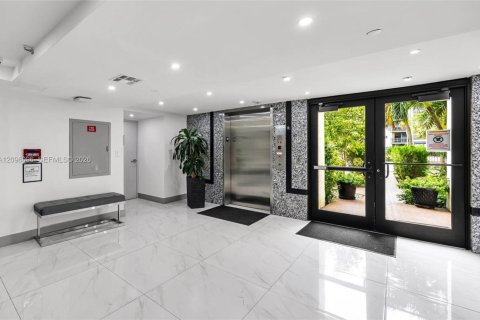 Copropriété à louer à Sunny Isles Beach, Floride: 1 chambre, 71.26 m2 № 2388048 - photo 5
