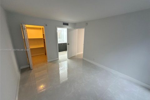 Copropriété à louer à Sunny Isles Beach, Floride: 1 chambre, 71.26 m2 № 2388048 - photo 25