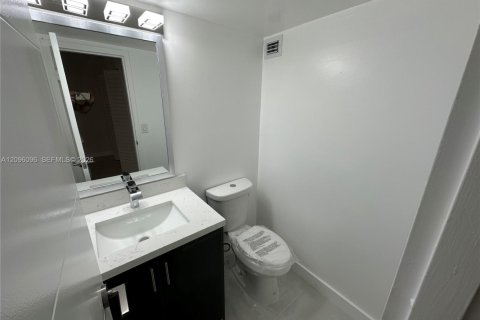 Copropriété à louer à Sunny Isles Beach, Floride: 1 chambre, 71.26 m2 № 2388048 - photo 12
