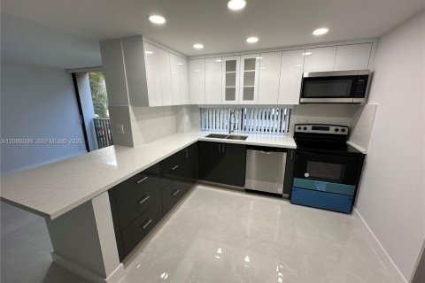 Copropriété à louer à Sunny Isles Beach, Floride: 1 chambre, 71.26 m2 № 2388048 - photo 19