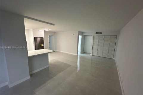 Copropriété à louer à Sunny Isles Beach, Floride: 1 chambre, 71.26 m2 № 2388048 - photo 14