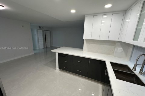Copropriété à louer à Sunny Isles Beach, Floride: 1 chambre, 71.26 m2 № 2388048 - photo 20