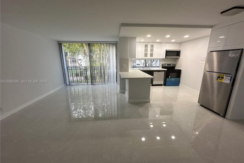 Copropriété à louer à Sunny Isles Beach, Floride: 1 chambre, 71.26 m2 № 2388048 - photo 9