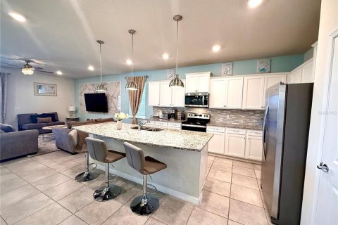 House in Davenport, Florida 8 bedrooms, 374.95 sq.m. № 1579222 - photo 5