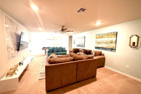 House in Davenport, Florida 8 bedrooms, 374.95 sq.m. № 1579222 - photo 16