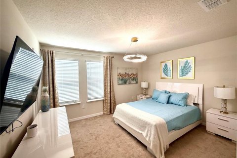 House in Davenport, Florida 8 bedrooms, 374.95 sq.m. № 1579222 - photo 26