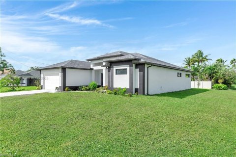 Casa en venta en Cape Coral, Florida, 3 dormitorios № 2081729 - foto 3