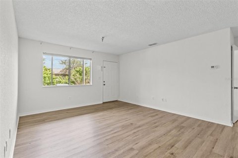 Condo in Saint Petersburg, Florida, 2 bedrooms  № 1885798 - photo 3