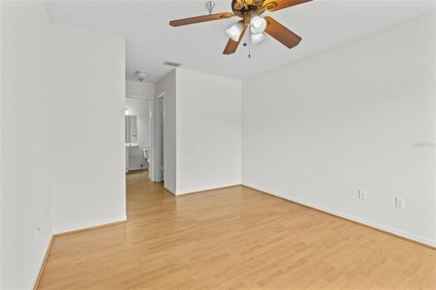 Condo in Saint Petersburg, Florida, 2 bedrooms  № 1885798 - photo 18