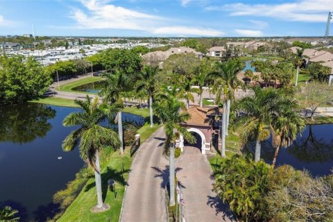 Condo in Saint Petersburg, Florida, 2 bedrooms  № 1885798 - photo 23