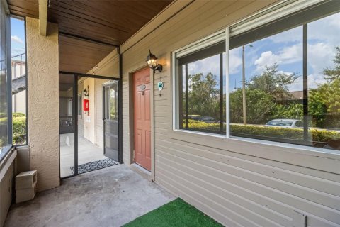 Condo in Saint Petersburg, Florida, 2 bedrooms  № 1885798 - photo 2