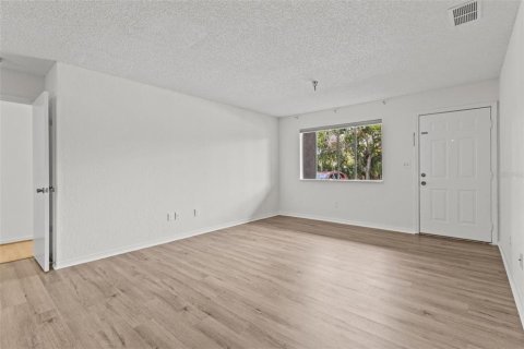 Condo in Saint Petersburg, Florida, 2 bedrooms  № 1885798 - photo 5