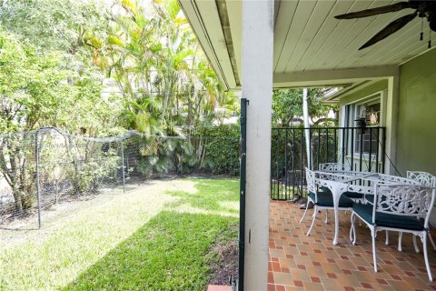 House in Coral Gables, Florida 4 bedrooms, 183.11 sq.m. № 1703529 - photo 20