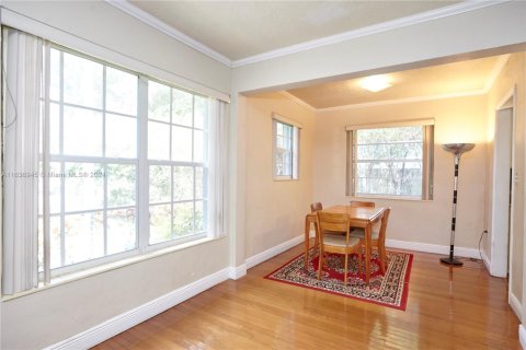 House in Coral Gables, Florida 4 bedrooms, 183.11 sq.m. № 1703529 - photo 27