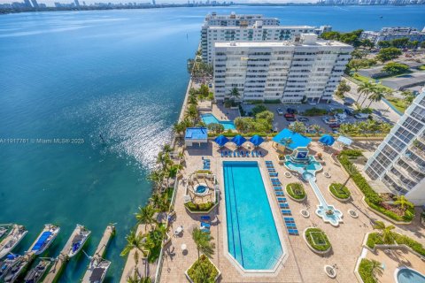 Condominio en alquiler en North Bay Village, Florida, 2 dormitorios, 93.37 m2 № 1972341 - foto 4