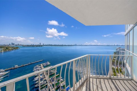 Condominio en alquiler en North Bay Village, Florida, 2 dormitorios, 93.37 m2 № 1972341 - foto 3
