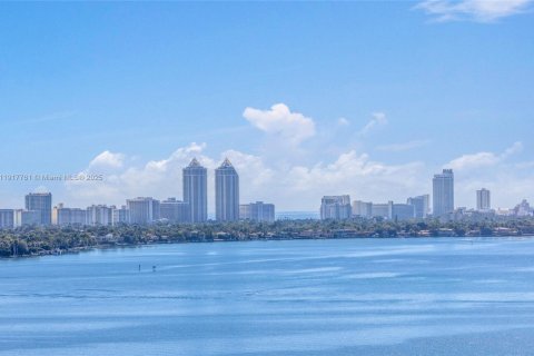 Condominio en alquiler en North Bay Village, Florida, 2 dormitorios, 93.37 m2 № 1972341 - foto 30