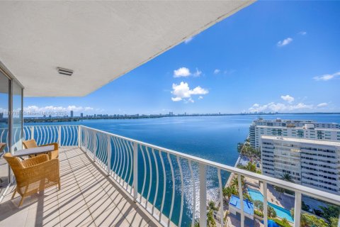 Condominio en alquiler en North Bay Village, Florida, 2 dormitorios, 93.37 m2 № 1972341 - foto 5