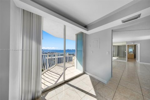 Condominio en alquiler en North Bay Village, Florida, 2 dormitorios, 93.37 m2 № 1972341 - foto 8