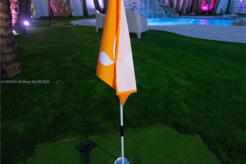 House in Hollywood, Florida 4 bedrooms, 156.54 sq.m. № 2037343 - photo 16