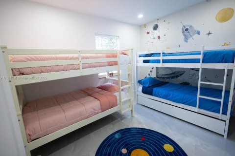 House in Hollywood, Florida 4 bedrooms, 156.54 sq.m. № 2037343 - photo 12