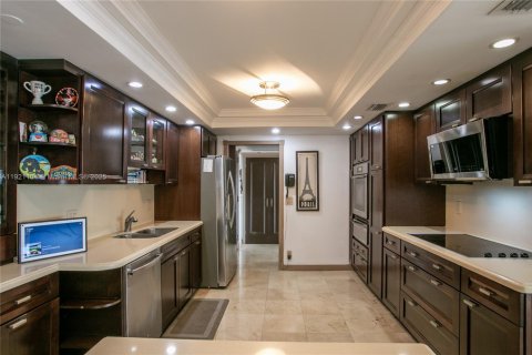 Copropriété à vendre à Miami, Floride: 2 chambres, 181.16 m2 № 1975695 - photo 13